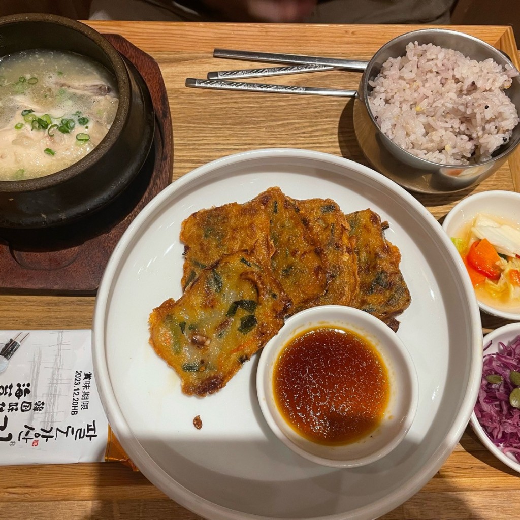 ユーザーが投稿したチヂミ [5枚]&サムゲタンの写真 - 実際訪問したユーザーが直接撮影して投稿した六軒屋町韓国料理VEGEGOオヌレシクタン&カフェの写真