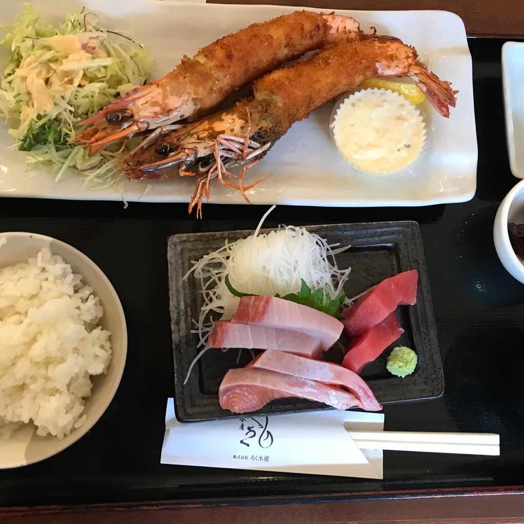 ユーザーが投稿した海老フライとお刺身定食の写真 - 実際訪問したユーザーが直接撮影して投稿した河原田町居酒屋ろく水産の写真