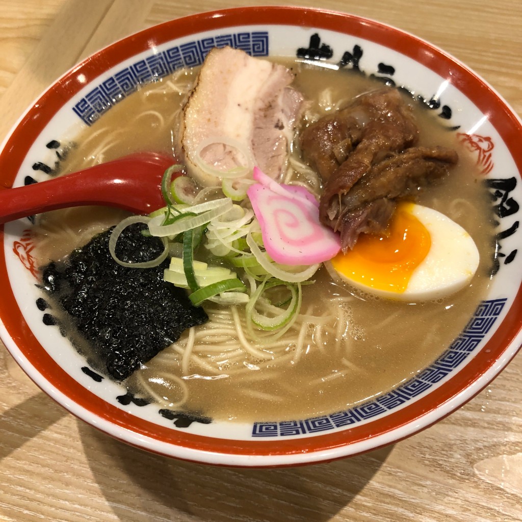 ユーザーが投稿した特製 銀とらラーメンの写真 - 実際訪問したユーザーが直接撮影して投稿した光吉ラーメン / つけ麺大分ラーメン 銀とらの写真