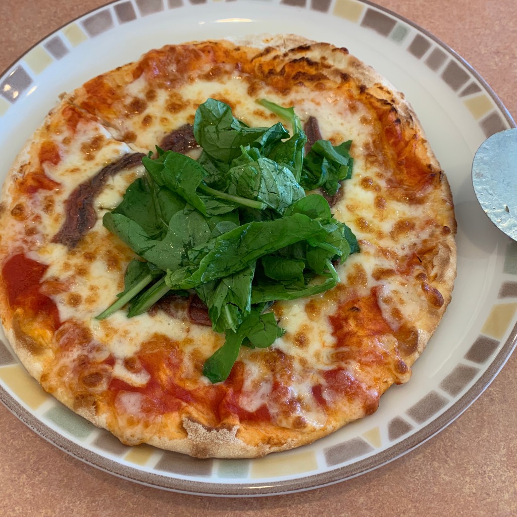 ユーザーが投稿したアンチョビとルーコラのピザの写真 - 実際訪問したユーザーが直接撮影して投稿した上近江イタリアンサイゼリヤ 新潟近江店の写真