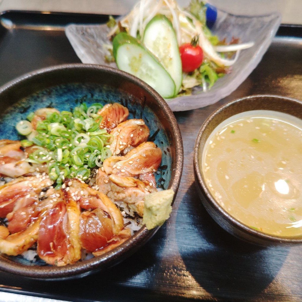 ユーザーが投稿したタタキ丼定食の写真 - 実際訪問したユーザーが直接撮影して投稿した甲子園五番町居酒屋hen鶏 ながらの写真