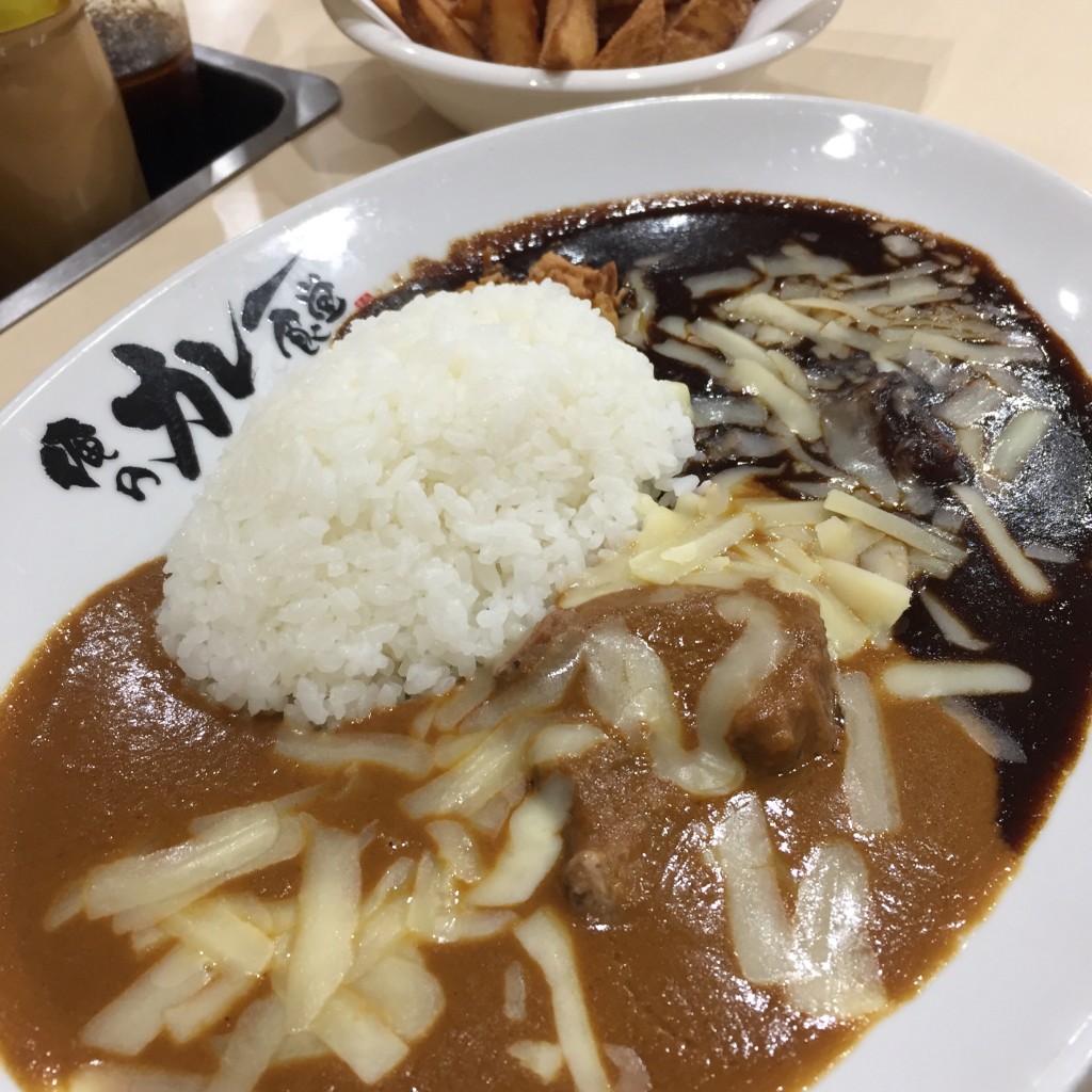 ユーザーが投稿したスプーンでほぐれるほど柔かい バームクーヘン豚煮込みカレーの写真 - 実際訪問したユーザーが直接撮影して投稿した矢島町カレー俺のカレー食堂 輪 守山店の写真