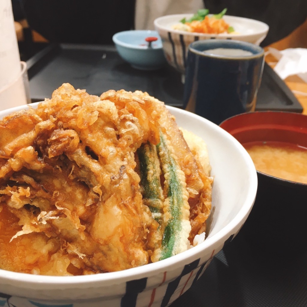 ユーザーが投稿した野菜天丼の写真 - 実際訪問したユーザーが直接撮影して投稿した恵比寿天丼天丼てんや 恵比寿店の写真