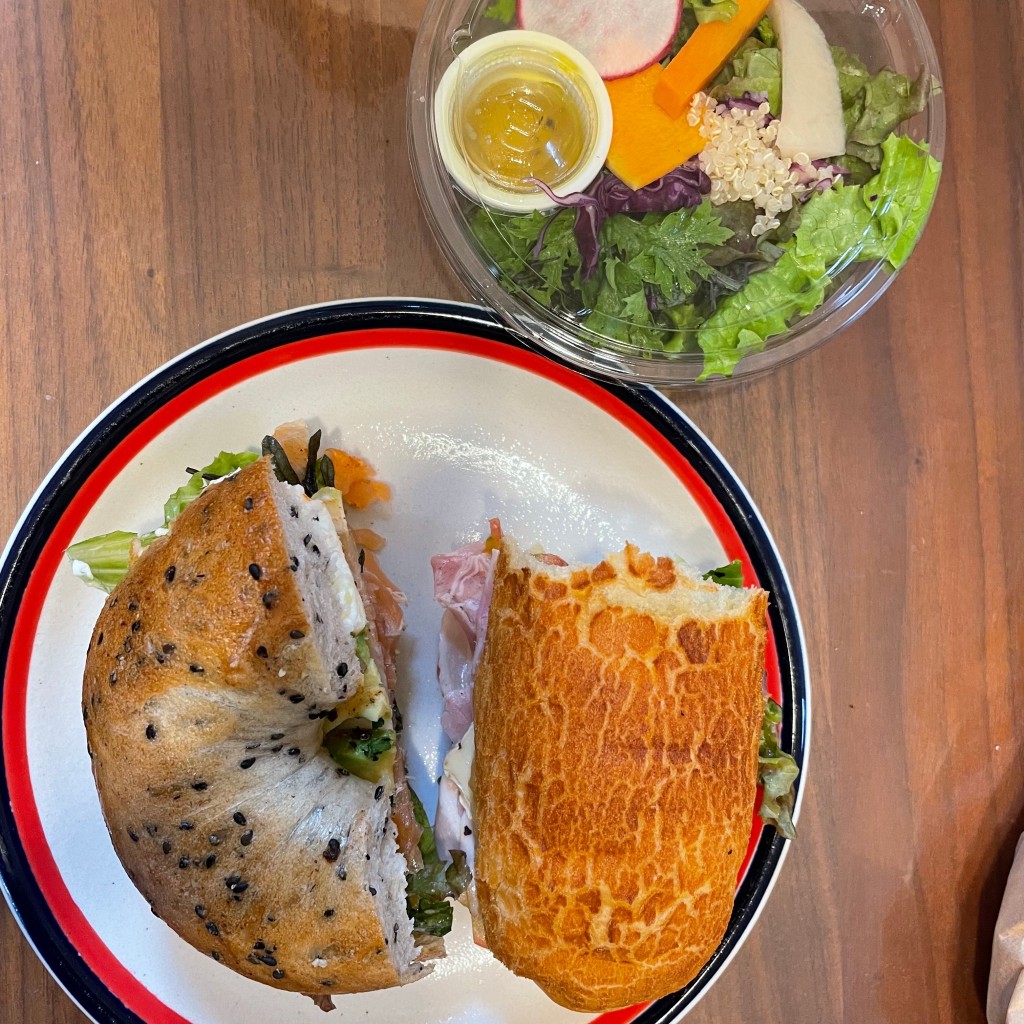 ユーザーが投稿したベリーハムBLTAサンドイッチの写真 - 実際訪問したユーザーが直接撮影して投稿した一色カフェハヤマ ブレッド クラブの写真
