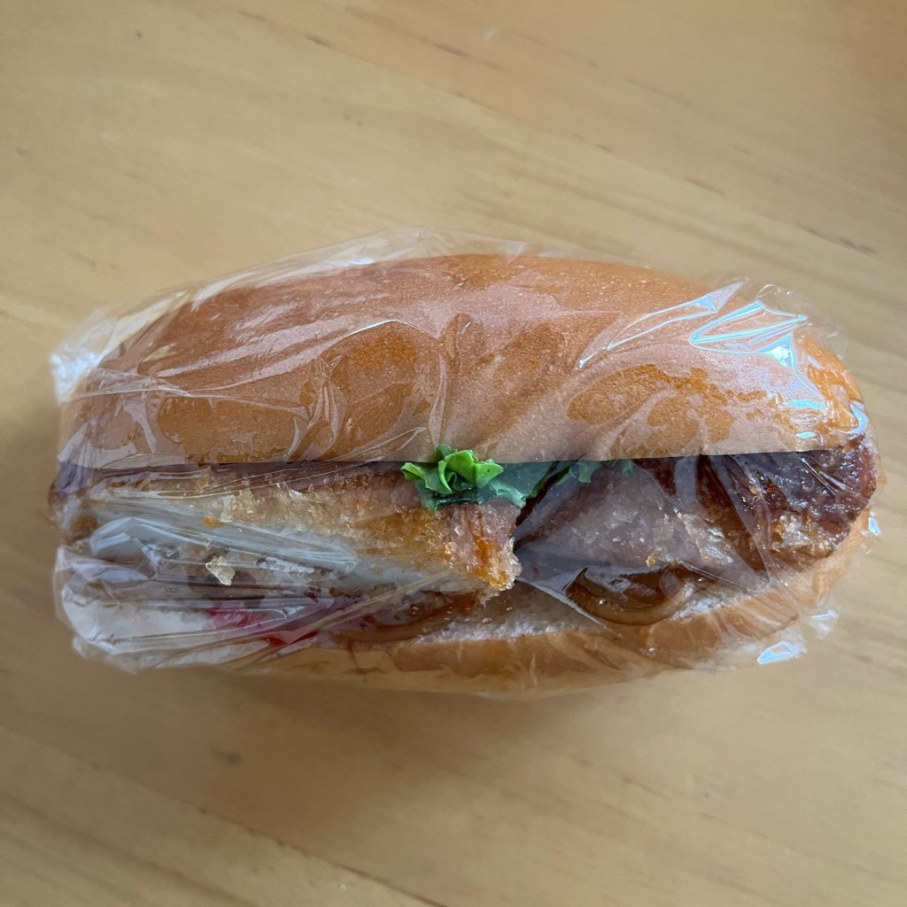 ユーザーが投稿したイカフライのパンの写真 - 実際訪問したユーザーが直接撮影して投稿した丸山町ベーカリーマツヤベーカリーの写真