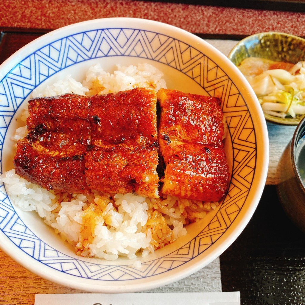 ユーザーが投稿したうな丼1/2尾の写真 - 実際訪問したユーザーが直接撮影して投稿した一色町小薮うなぎうなぎ処 いっしきの写真