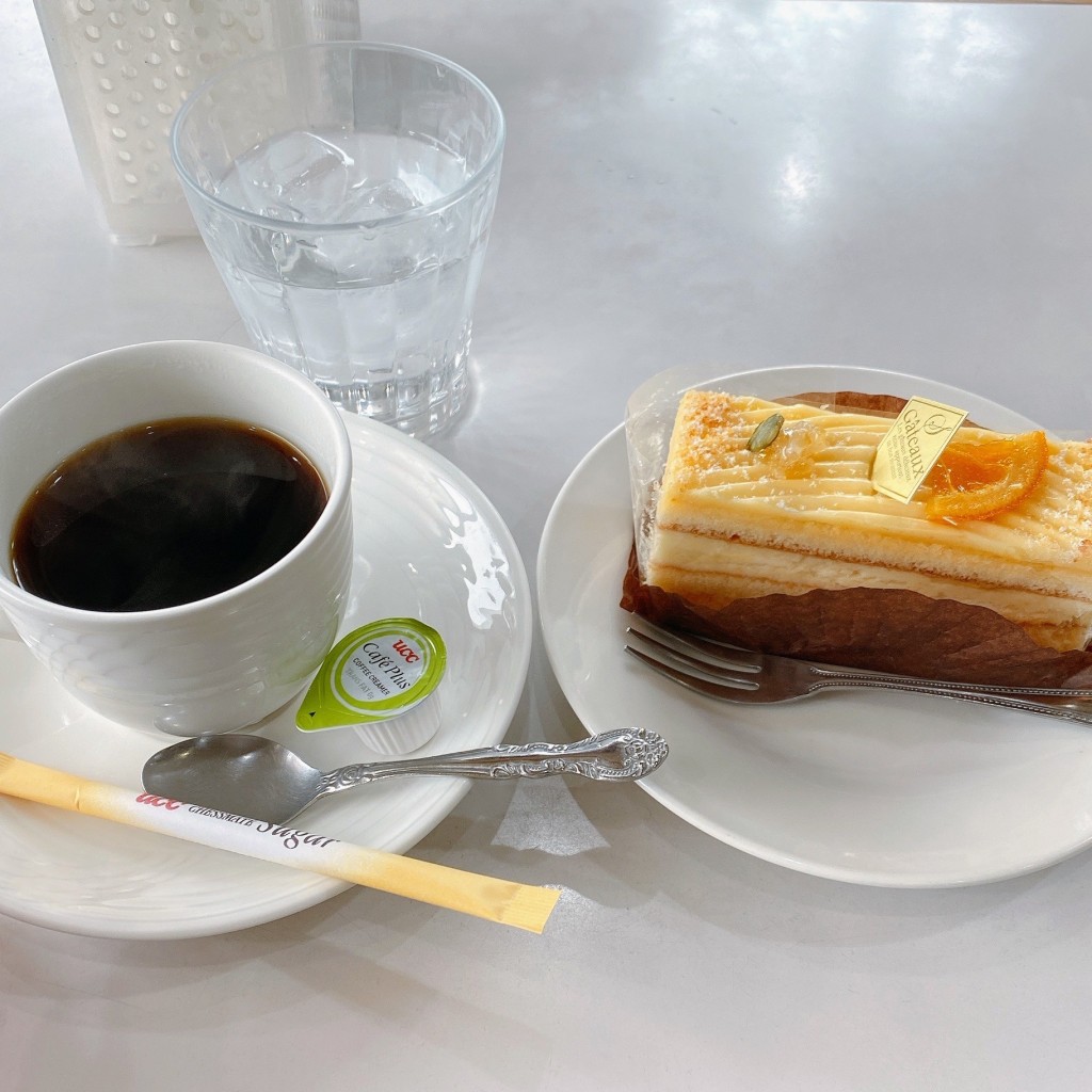ユーザーが投稿したケーキセットの写真 - 実際訪問したユーザーが直接撮影して投稿した南塚口町喫茶店BARNSの写真