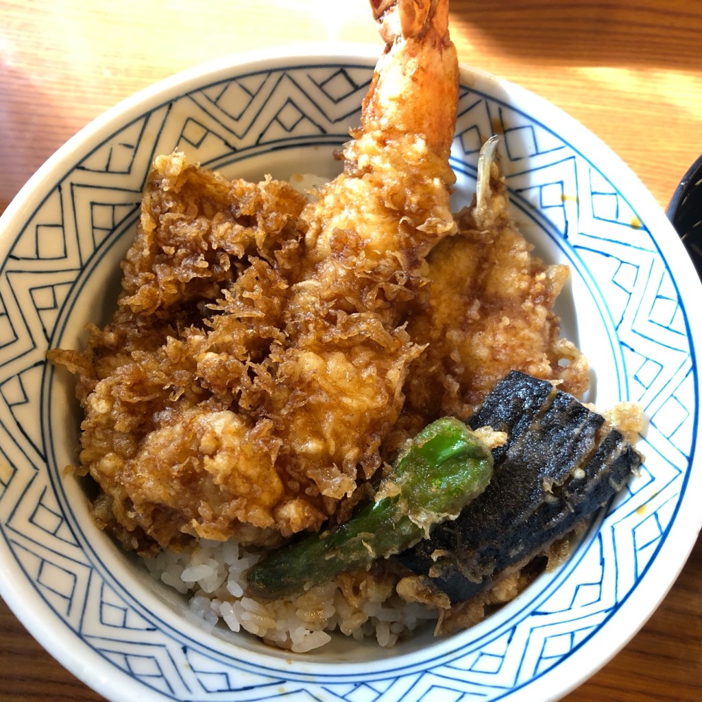 ユーザーが投稿した天丼セットの写真 - 実際訪問したユーザーが直接撮影して投稿した本町天ぷらだるま料理店の写真