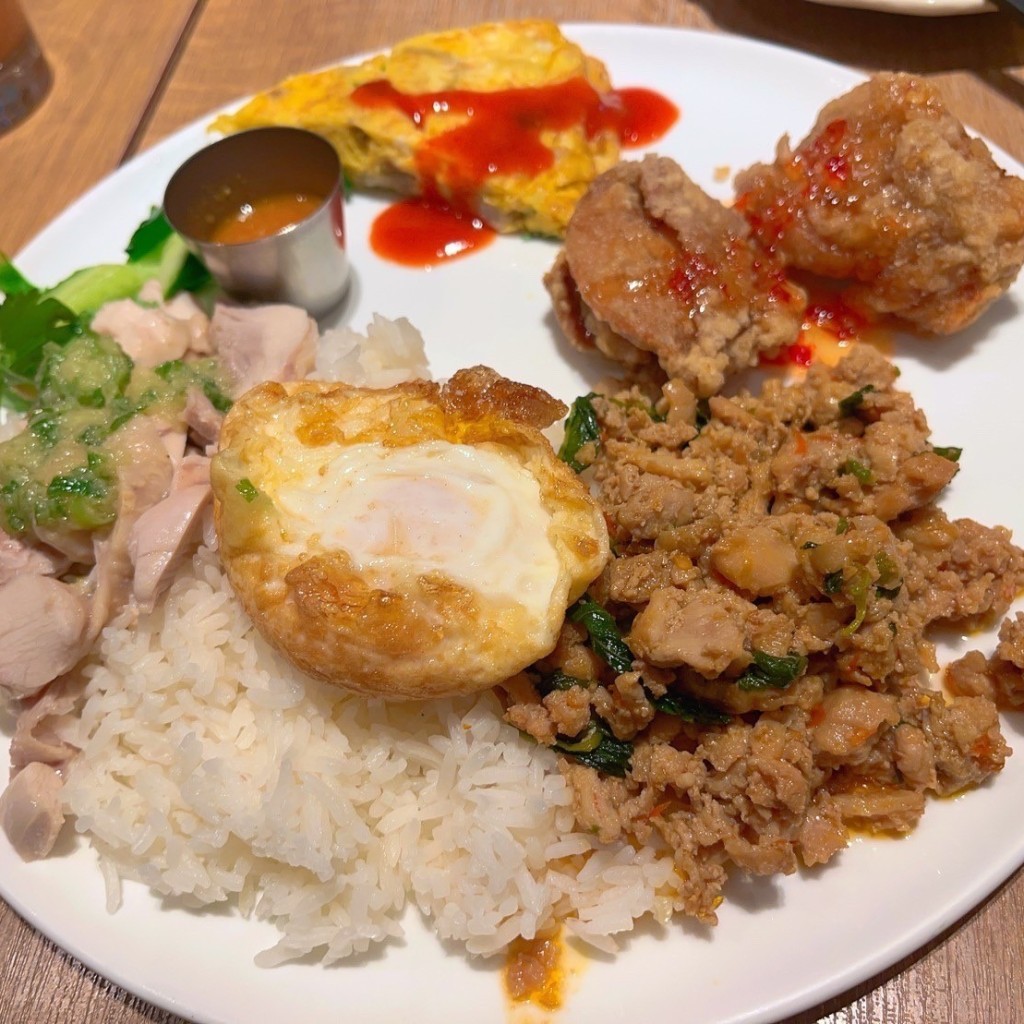 ユーザーが投稿したL4種盛プレートの写真 - 実際訪問したユーザーが直接撮影して投稿した春日タイ料理マンゴツリーカフェ 東京ドームシティ ラクーア店の写真
