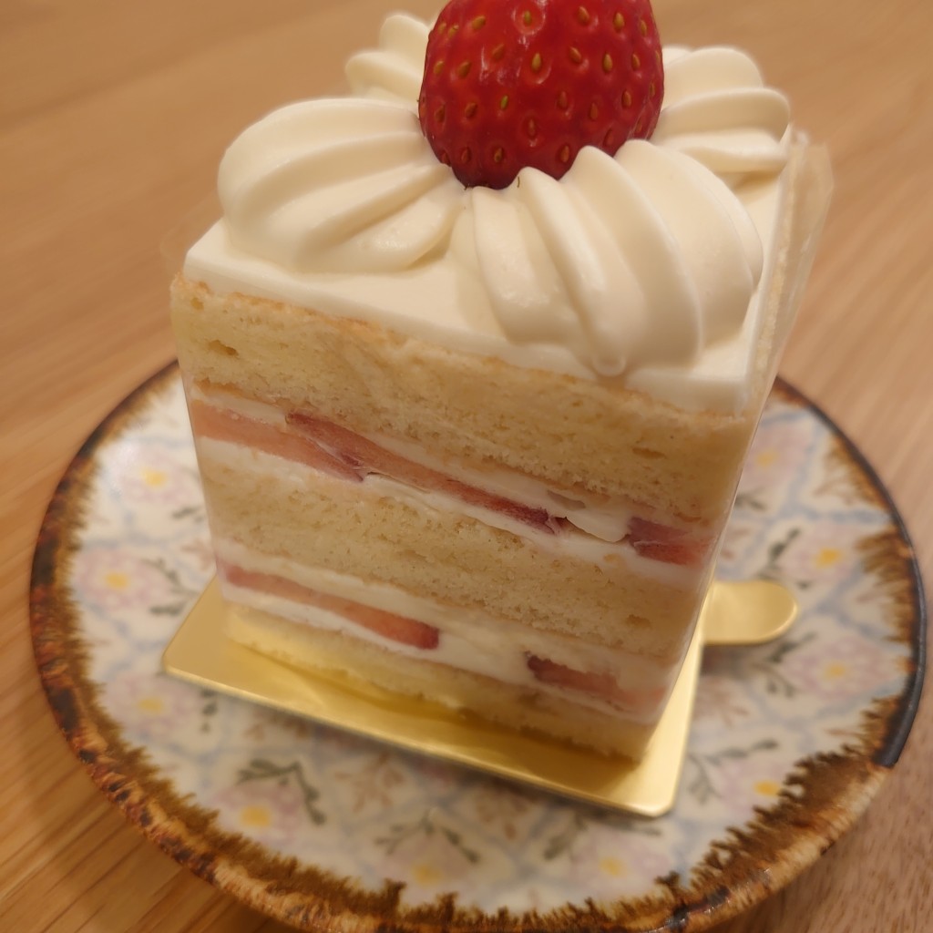 ユーザーが投稿したショートケーキイチゴの写真 - 実際訪問したユーザーが直接撮影して投稿した三田スイーツシヅカ洋菓子店の写真