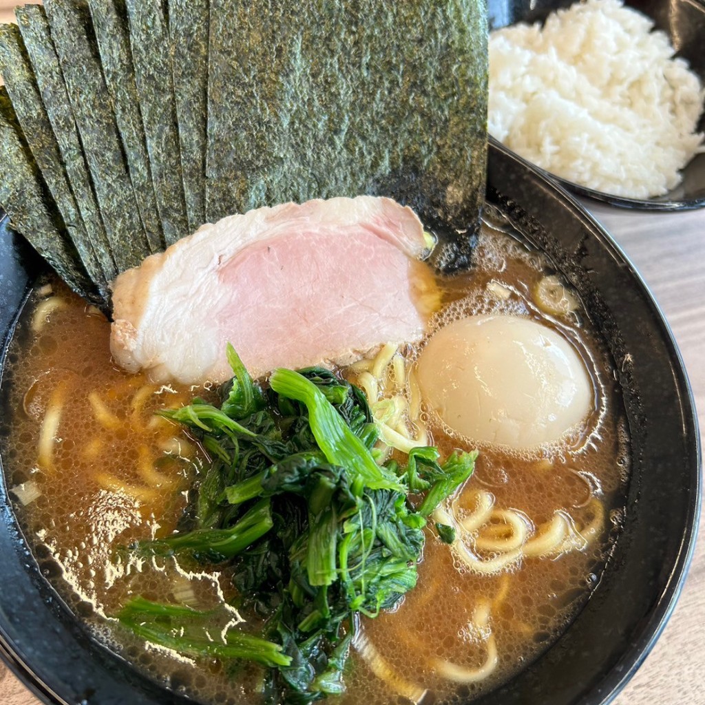 ユーザーが投稿したのり半熟味玉ラーメン ライスの写真 - 実際訪問したユーザーが直接撮影して投稿した東川口町ラーメン専門店七代目武道家の写真