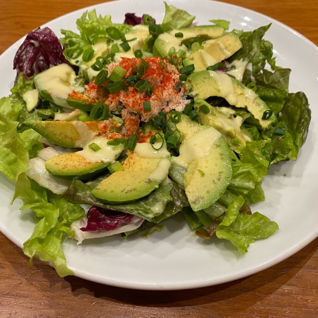 ユーザーが投稿したズワイ蟹とアボカドのサラダの写真 - 実際訪問したユーザーが直接撮影して投稿した渋谷パスタサブリナ パスタ&クラムチャウダー 渋谷ヒカリエ店の写真