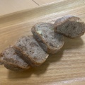 石臼挽き食パン - 実際訪問したユーザーが直接撮影して投稿した江戸川台東ベーカリーナチュラル ベーカリー ライフの写真のメニュー情報