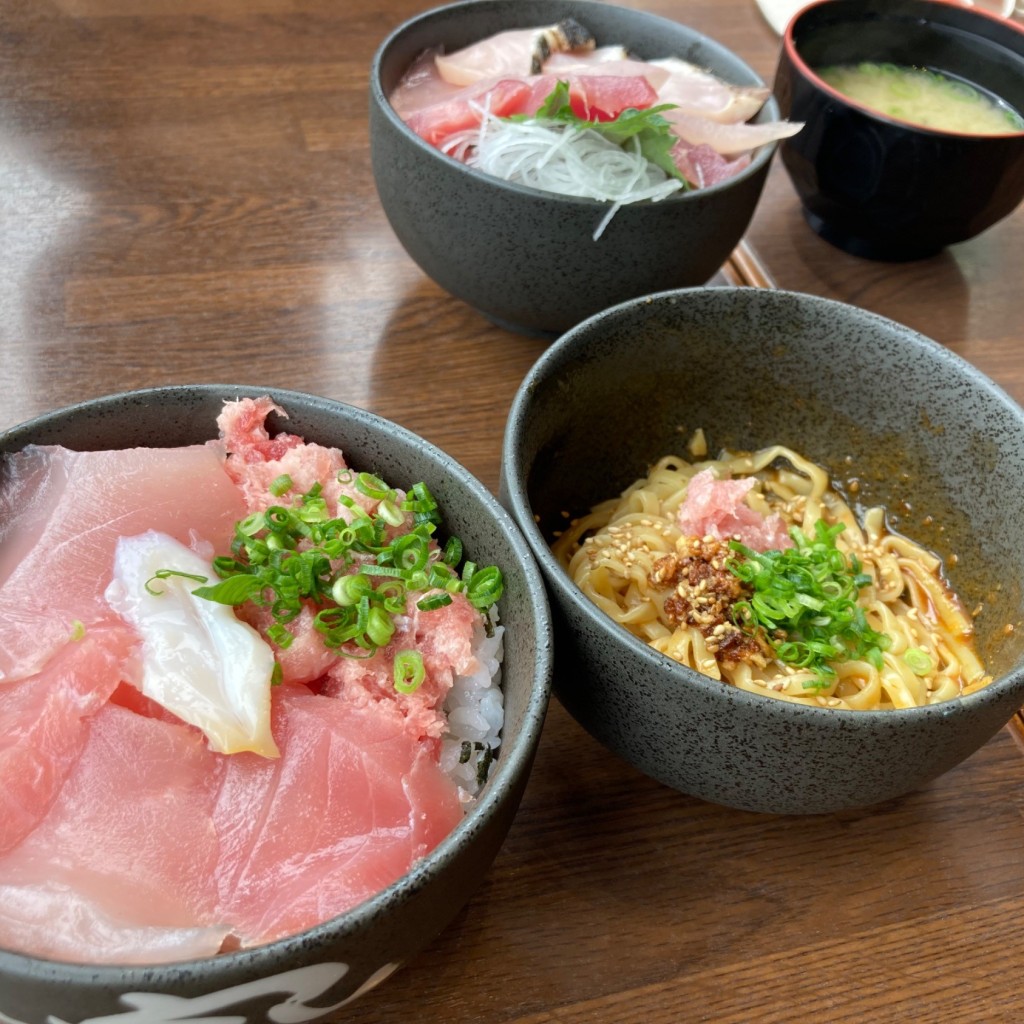 ユーザーが投稿した4種丼 酢飯の写真 - 実際訪問したユーザーが直接撮影して投稿した高松丼もののっけ家 高松店の写真