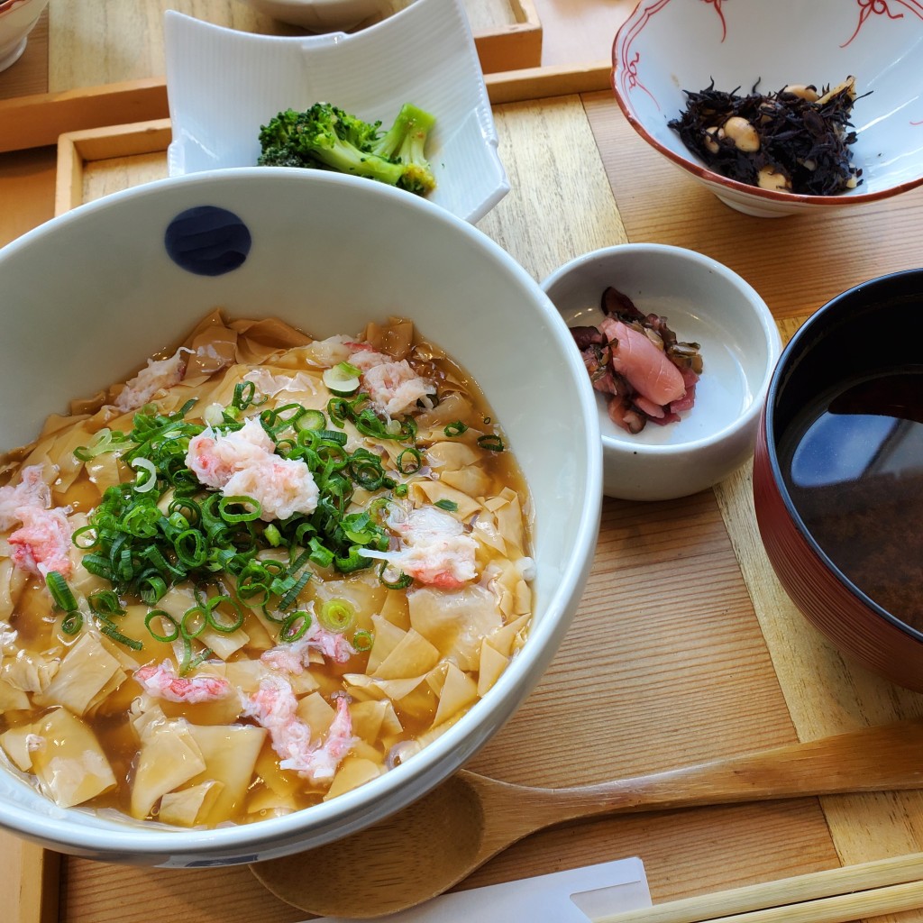 ユーザーが投稿したLunch湯葉と蟹のあんかけの写真 - 実際訪問したユーザーが直接撮影して投稿した博多駅中央街居酒屋菜な の写真