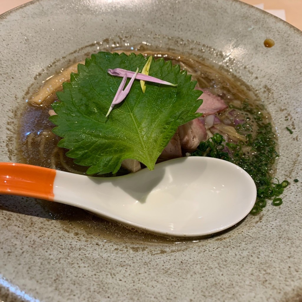 実際訪問したユーザーが直接撮影して投稿した緑ラーメン / つけ麺与しおかの写真