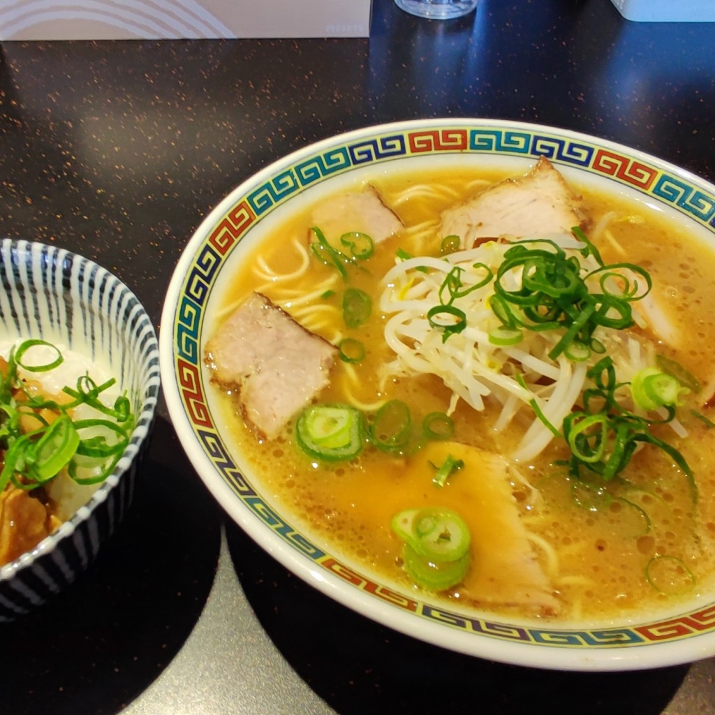 ユーザーが投稿したラーメンとルーロー飯の写真 - 実際訪問したユーザーが直接撮影して投稿した舟入幸町ラーメン / つけ麺中華そば 寿々女の写真