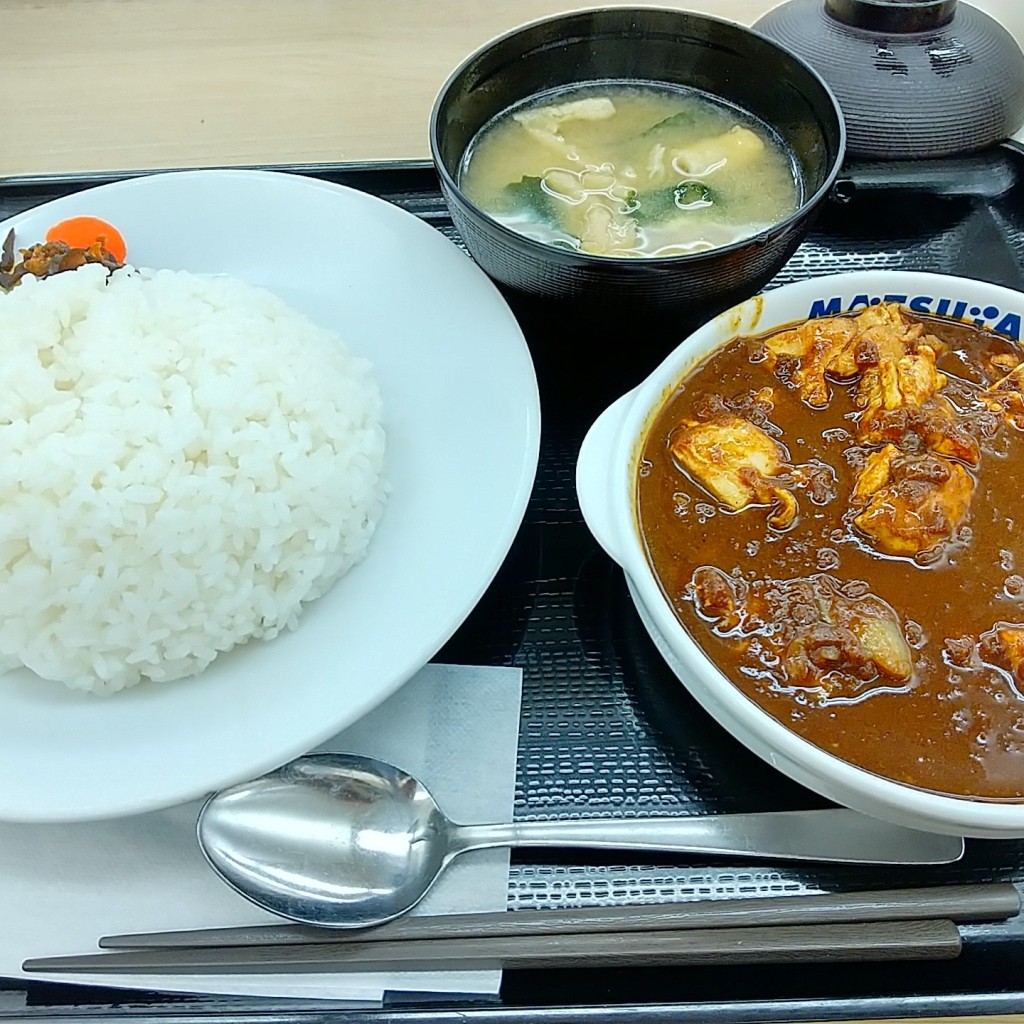 ユーザーが投稿したごろごろチキンカレーの写真 - 実際訪問したユーザーが直接撮影して投稿した吉祥寺本町牛丼松屋 吉祥寺サンロード店の写真