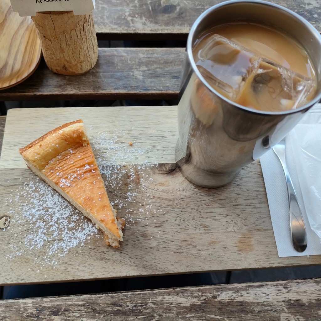 ユーザーが投稿したチーズケーキ(セット)の写真 - 実際訪問したユーザーが直接撮影して投稿した本町カフェ珈琲や 新中野本店の写真