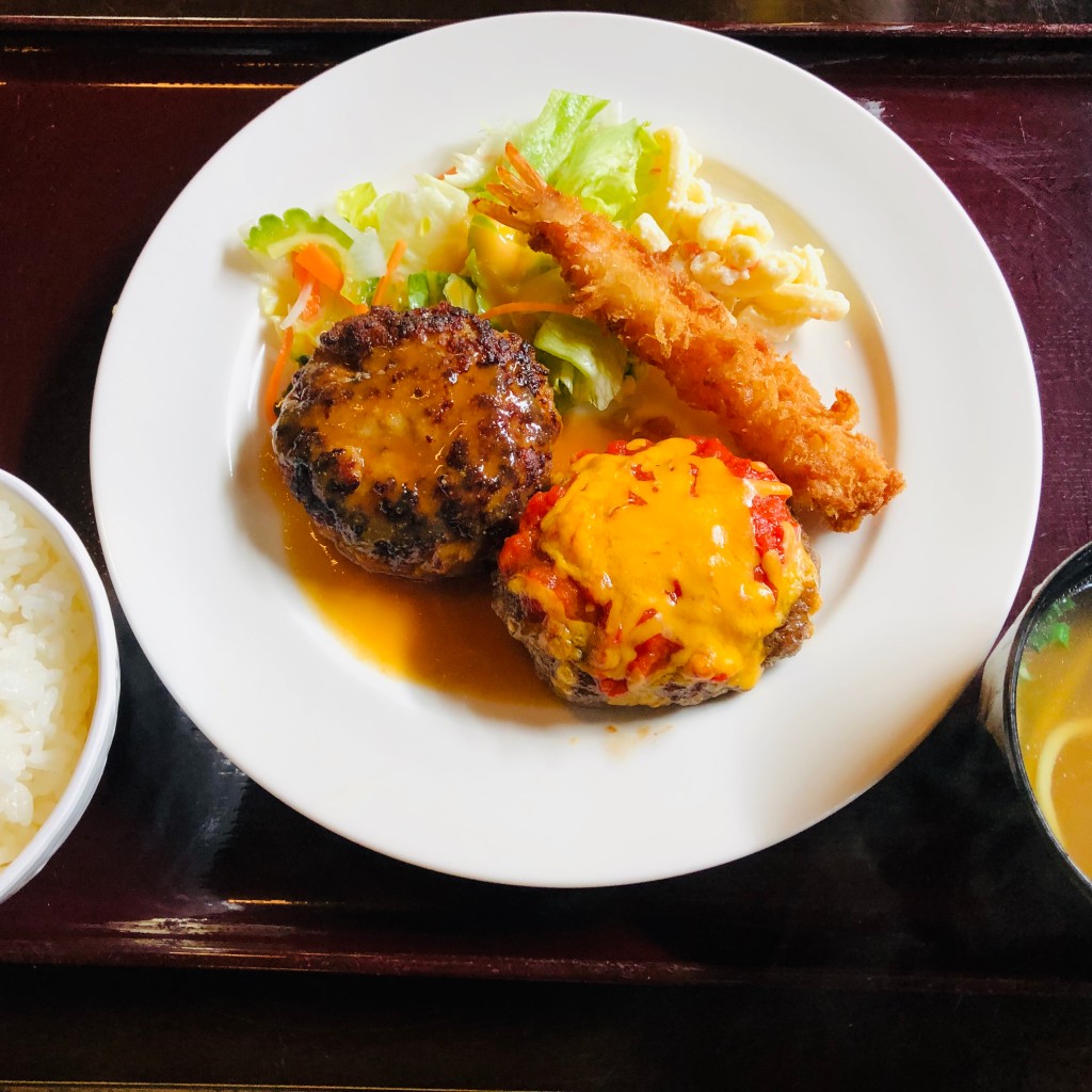 ユーザーが投稿した牛&豚 ダブルハンバーグ セットの写真 - 実際訪問したユーザーが直接撮影して投稿した竹富郷土料理お食事処 かにふの写真