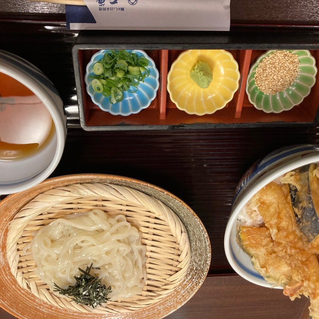 ユーザーが投稿した天丼とざるうどんの膳の写真 - 実際訪問したユーザーが直接撮影して投稿した博多駅中央街和食 / 日本料理石蔵 デイトス店の写真