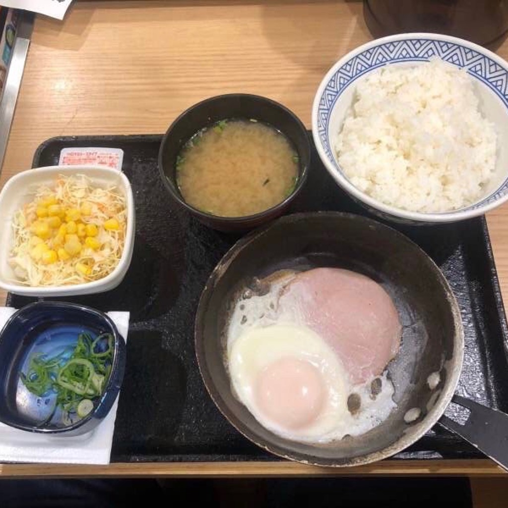 ユーザーが投稿したハムエッグ納豆定食の写真 - 実際訪問したユーザーが直接撮影して投稿した大門町牛丼吉野家 大宮東口店の写真