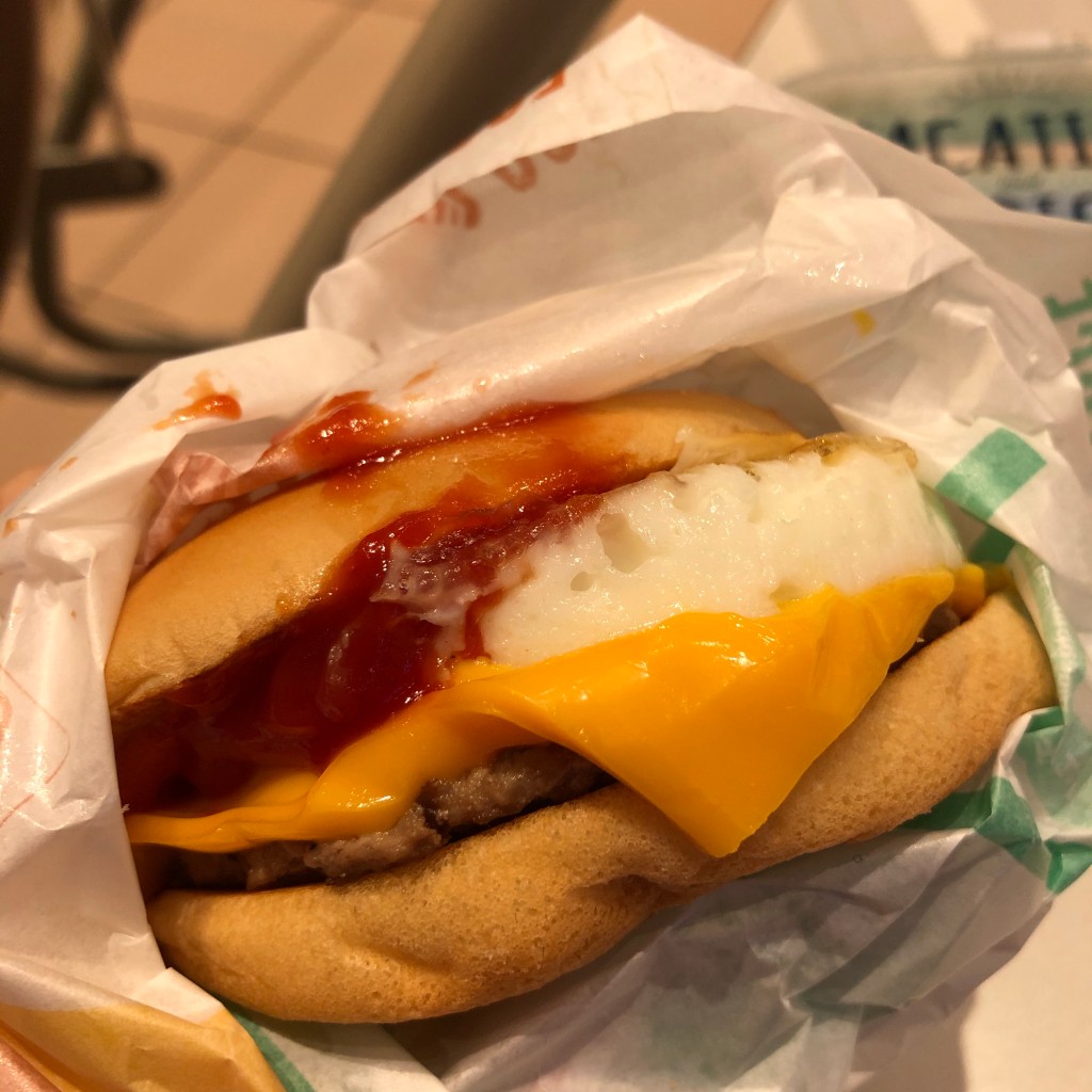 ユーザーが投稿したエッグチーズバーガーの写真 - 実際訪問したユーザーが直接撮影して投稿した豊浜ファーストフードマクドナルド イオンマリナタウン店の写真