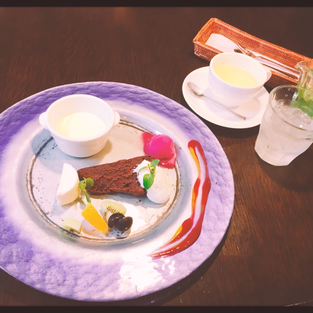ユーザーが投稿したスイーツセットの写真 - 実際訪問したユーザーが直接撮影して投稿した岳温泉洋食空の庭 自然レストランの写真