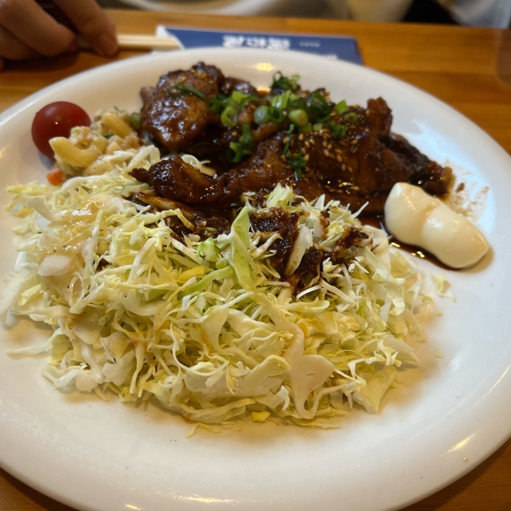 ユーザーが投稿した豚の生姜焼き定食 半ライスの写真 - 実際訪問したユーザーが直接撮影して投稿した新倉居酒屋濱松屋の写真