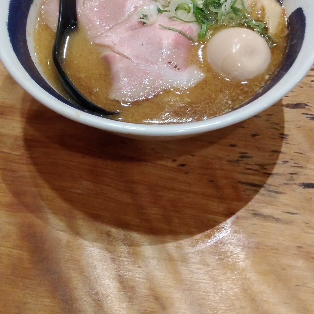 ユーザーが投稿した煮干しラーメンの写真 - 実際訪問したユーザーが直接撮影して投稿した弁天通ラーメン専門店濃厚煮干しそば 麺匠 濱星 関内店の写真