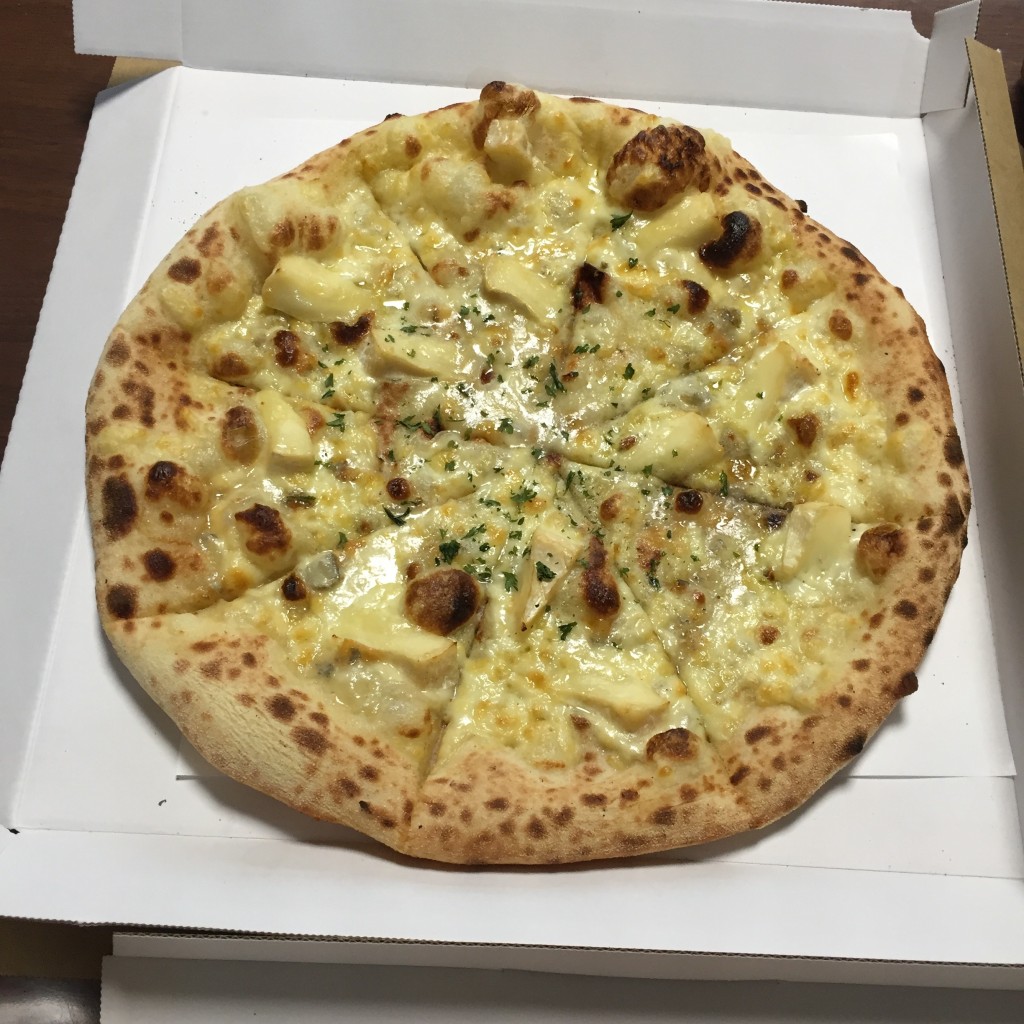 ユーザーが投稿した6種類のチーズのピザの写真 - 実際訪問したユーザーが直接撮影して投稿した昭代ピザナポリの窯 西新店の写真