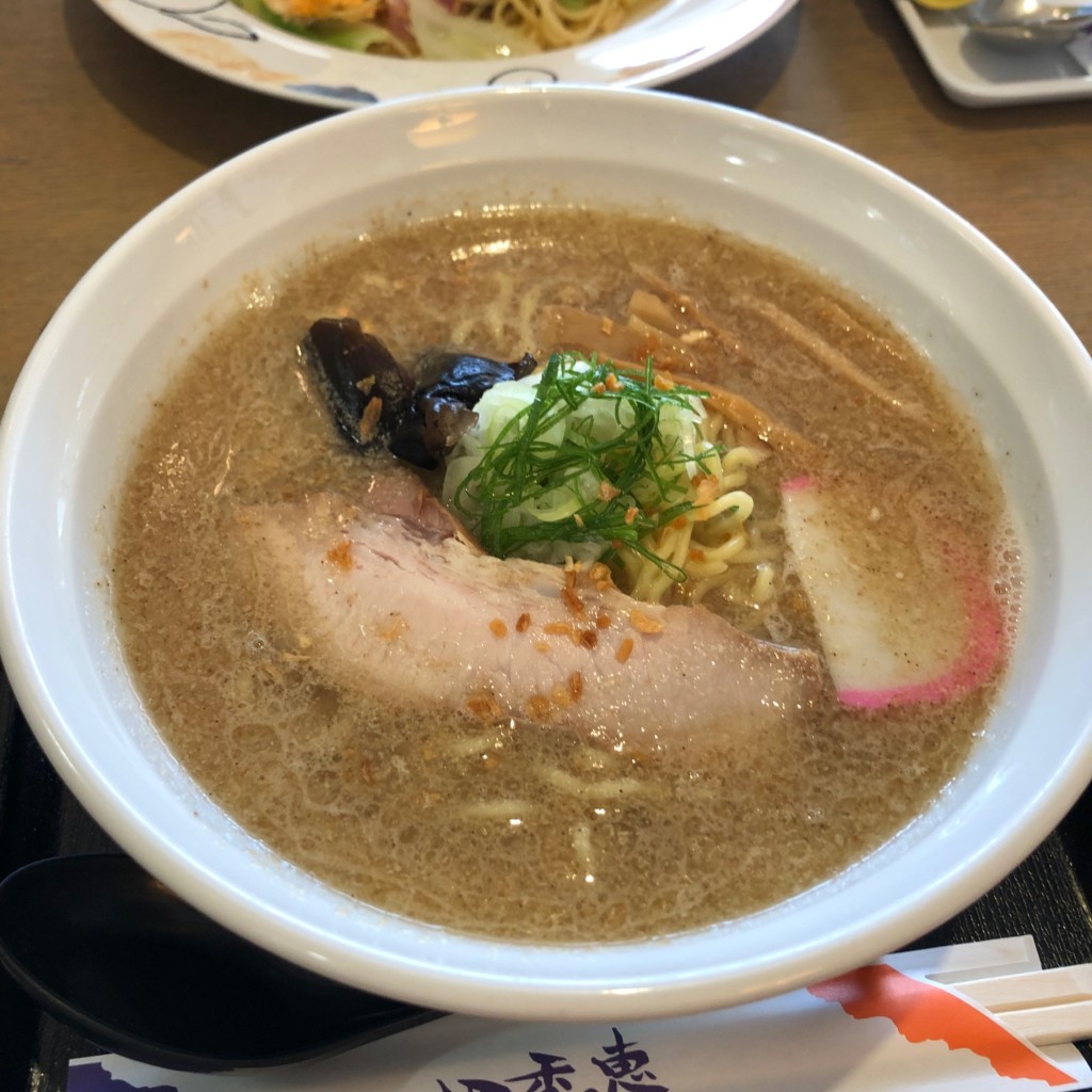 ユーザーが投稿した胡麻塩 ラーメンの写真 - 実際訪問したユーザーが直接撮影して投稿した新富町ファミリーレストランレストラン 四季の恵 富良野店の写真