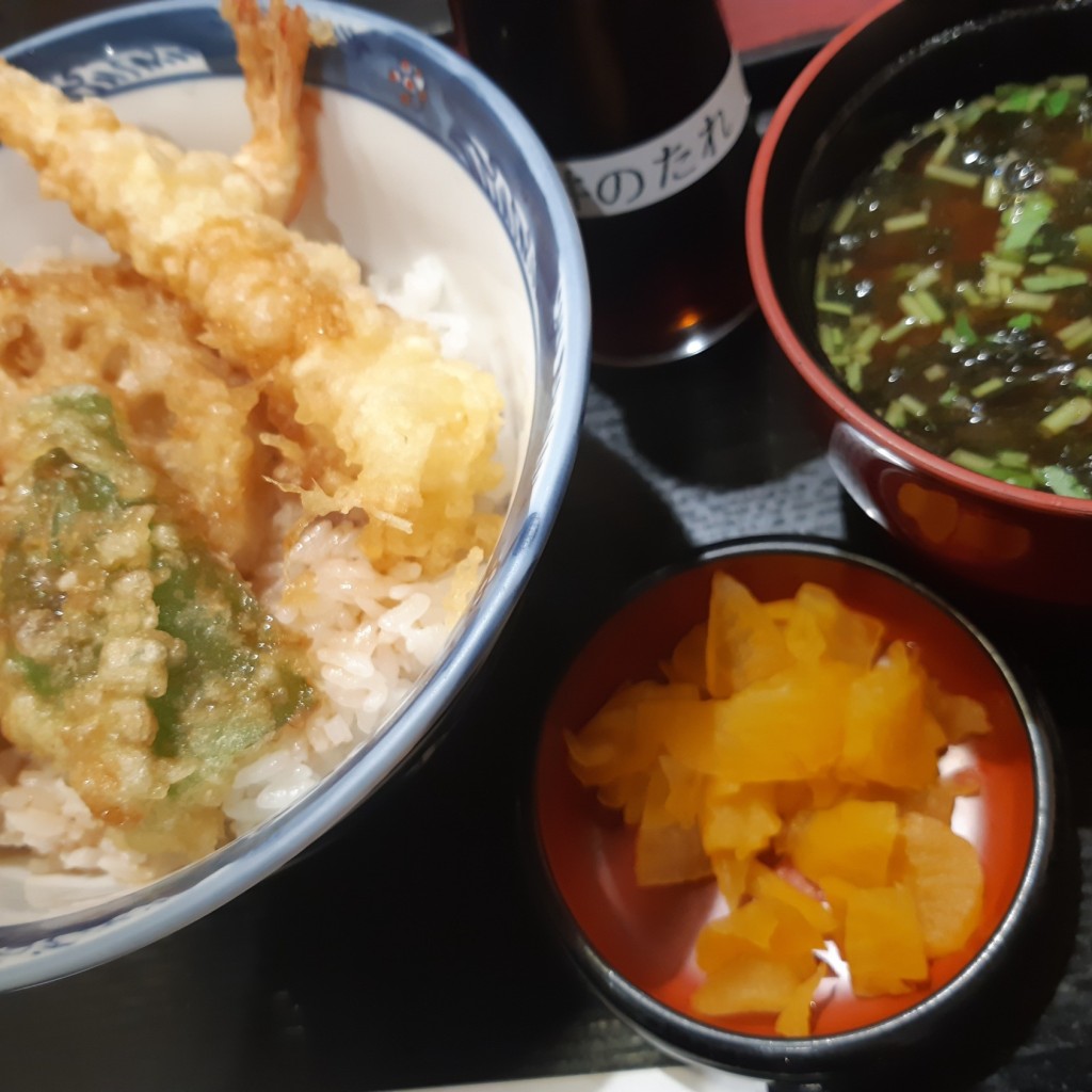 ユーザーが投稿した天丼 赤だし付の写真 - 実際訪問したユーザーが直接撮影して投稿した阿倍野筋丼もの丼丼亭 近鉄あべのハルカス店の写真