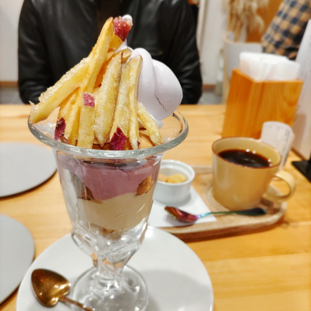 ユーザーが投稿したスイートポテトパフェの写真 - 実際訪問したユーザーが直接撮影して投稿した京町カフェひなたカフェの写真