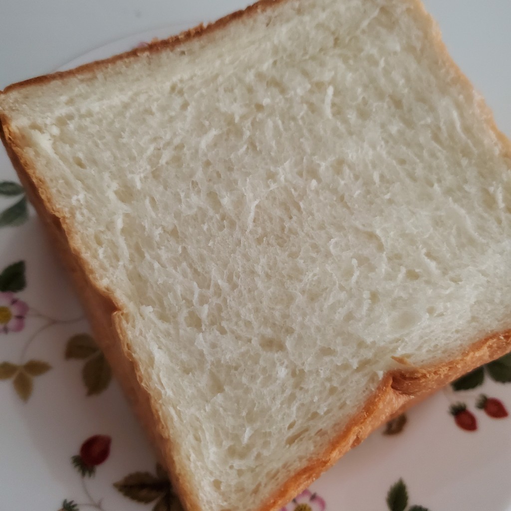 ユーザーが投稿した「生」食パンの写真 - 実際訪問したユーザーが直接撮影して投稿した藤原食パン専門店乃が美 はなれ 北九州店の写真