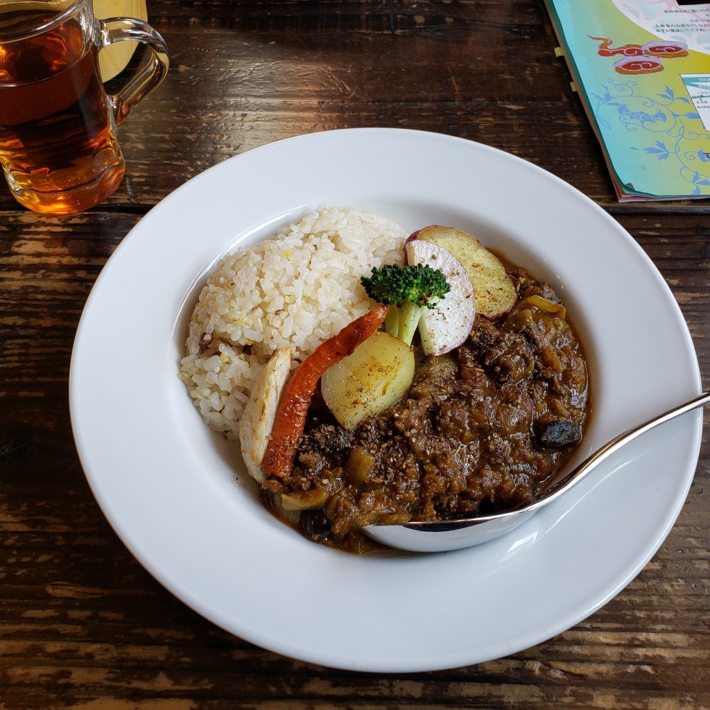 ユーザーが投稿したグリル野菜付きドライカレーの写真 - 実際訪問したユーザーが直接撮影して投稿した荏田北カフェmaaruの写真