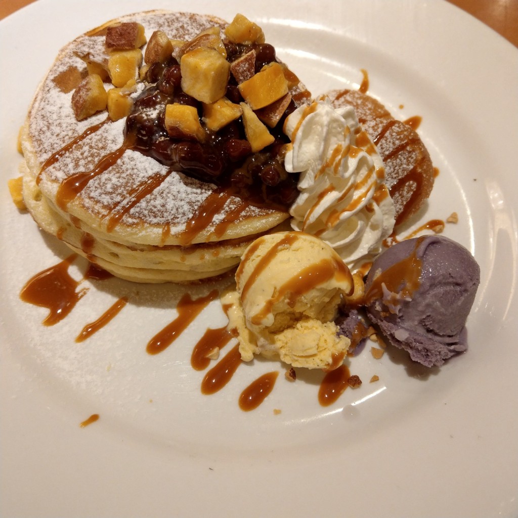 ユーザーが投稿した紫芋のパンケーキの写真 - 実際訪問したユーザーが直接撮影して投稿した長居東ファミリーレストランデニーズ 長居公園店の写真