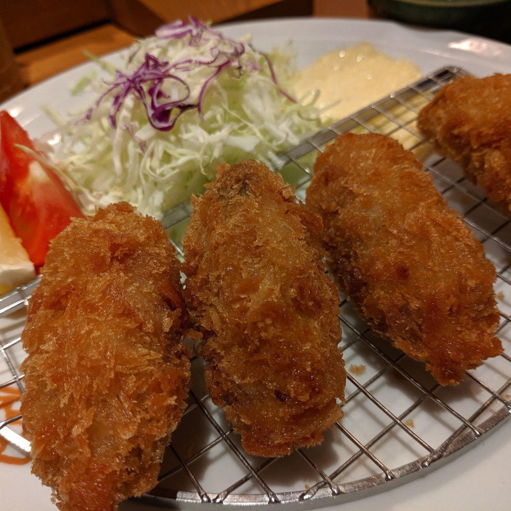 ユーザーが投稿した広島産カキフライ定食の写真 - 実際訪問したユーザーが直接撮影して投稿した西新宿定食屋寅福 ルミネ新宿店の写真