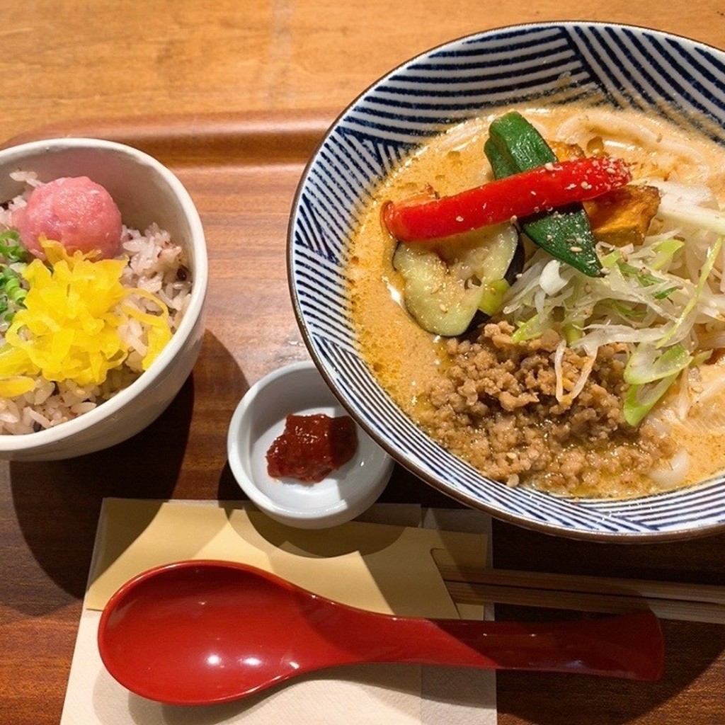 ユーザーが投稿した担々麺セットの写真 - 実際訪問したユーザーが直接撮影して投稿した芝田カフェ梅田 阪急三番街 リバーカフェの写真