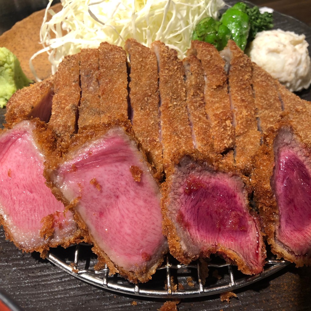ユーザーが投稿したとろろタンかつの写真 - 実際訪問したユーザーが直接撮影して投稿した渋谷肉料理牛かつもと村 渋谷分店の写真