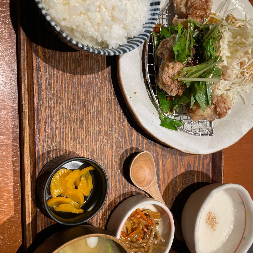 ユーザーが投稿した鶏唐揚&出汁とろろLunchの写真 - 実際訪問したユーザーが直接撮影して投稿した銀座西カフェkawara 銀座店の写真