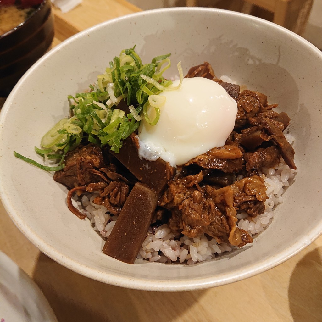 ユーザーが投稿したどて焼き丼~温玉乗せの写真 - 実際訪問したユーザーが直接撮影して投稿した角振新屋町定食屋奈良 オモテナシ食堂の写真