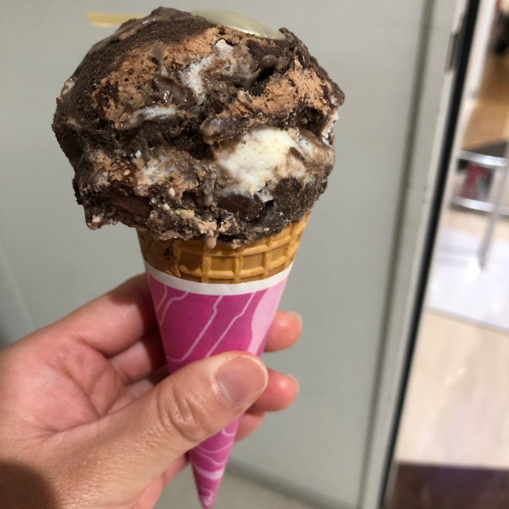 ユーザーが投稿したレギュラーコーンの写真 - 実際訪問したユーザーが直接撮影して投稿した高畠町アイスクリームサーティワン ヴェルサウォーク西尾店の写真