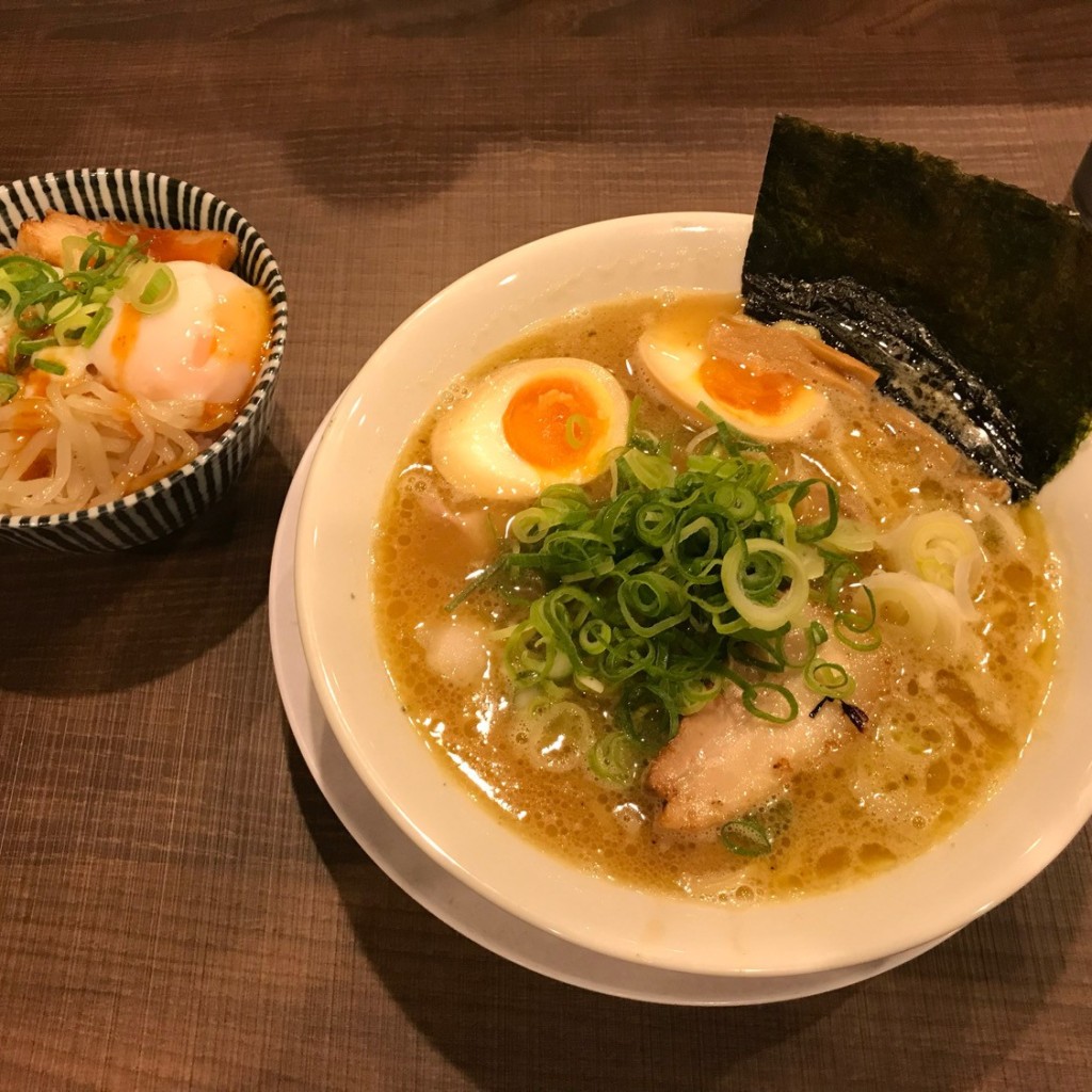 寄り道最高さんが投稿した平野町ラーメン専門店のお店岡本商店  北浜店/オカモトショウテンキタハマテンの写真