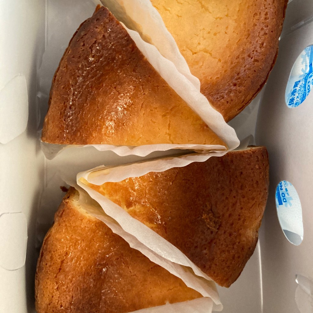 ユーザーが投稿したベイクドチーズケーキ ピースの写真 - 実際訪問したユーザーが直接撮影して投稿した北深志ケーキベルベット チーズケーキの写真