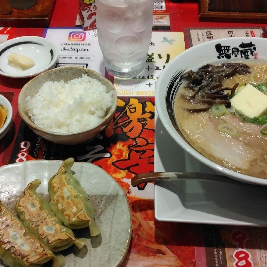 ユーザーが投稿した豚骨醤油ラーメンの写真 - 実際訪問したユーザーが直接撮影して投稿した花園ラーメン専門店無尽蔵花園家の写真