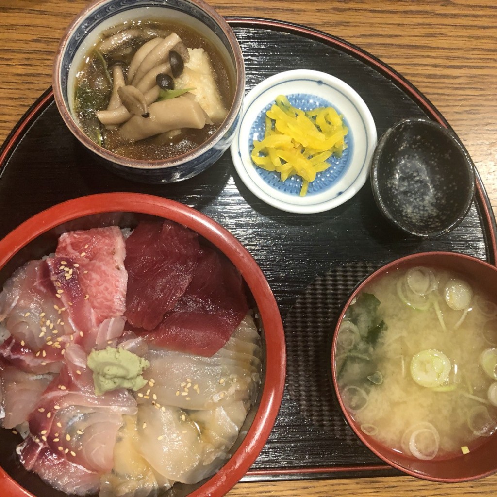 ユーザーが投稿した三色丼の写真 - 実際訪問したユーザーが直接撮影して投稿した船川港船川居酒屋居酒屋 秀の写真