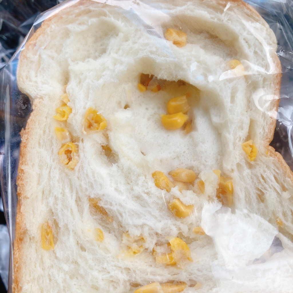 ユーザーが投稿したとうもろこし食パンの写真 - 実際訪問したユーザーが直接撮影して投稿した野村食パン専門店純生食パン工房 HARE/PAN 晴れパン 高岡店の写真