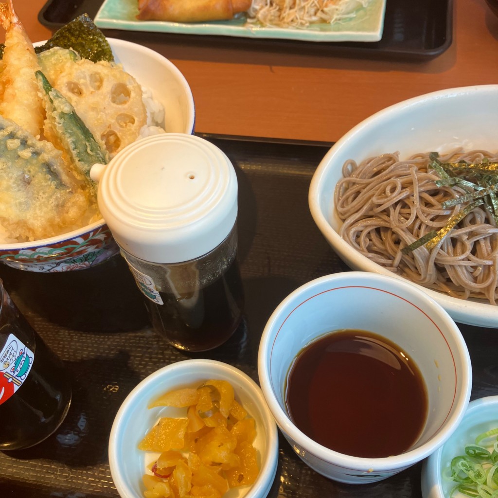 ユーザーが投稿した昼得天丼(選べるセット)の写真 - 実際訪問したユーザーが直接撮影して投稿した大宮ファミリーレストラン和食さと 一宮店の写真