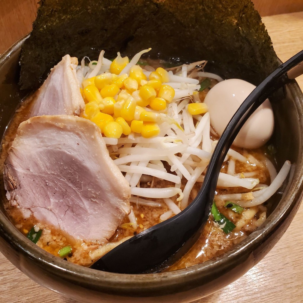 placeplaceさんが投稿した京橋ラーメン専門店のお店ど・みそ 京橋本店/ドミソ キョウバシホンテンの写真